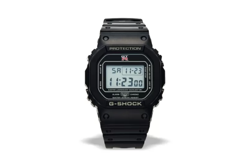 Casio и Nissan GT-R представят часы G-Shock в матово-черном исполнении