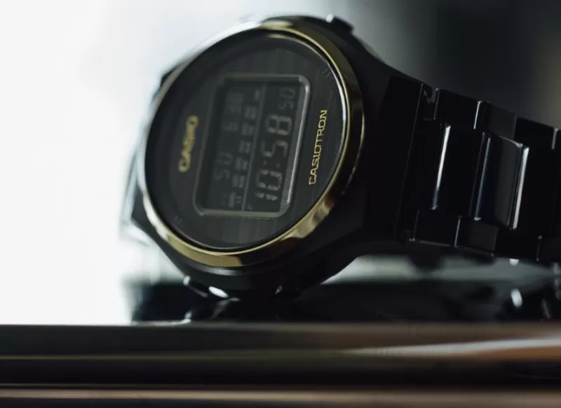 Casio представила юбилейные часы Casiotron TRN-50ZE-1A с автоматическим календарем и мировым временем