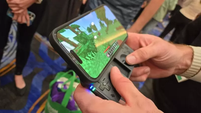 Обзор MCON: компактный и универсальный геймпад для любого смартфона