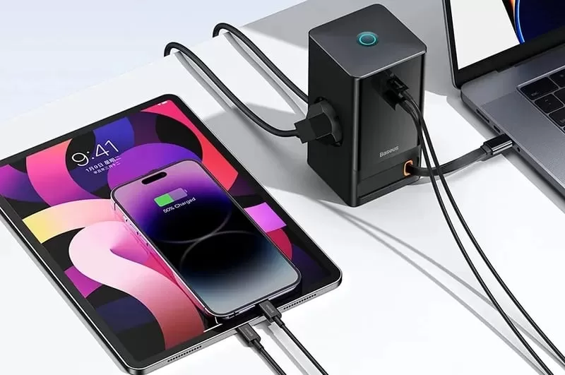 Baseus с выдвижным кабелем — аккуратное решение без лишних проводов