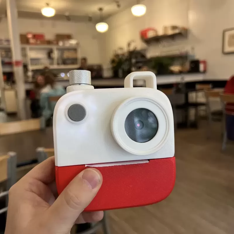 Фотоаппарат без фото: AI Poetry Camera