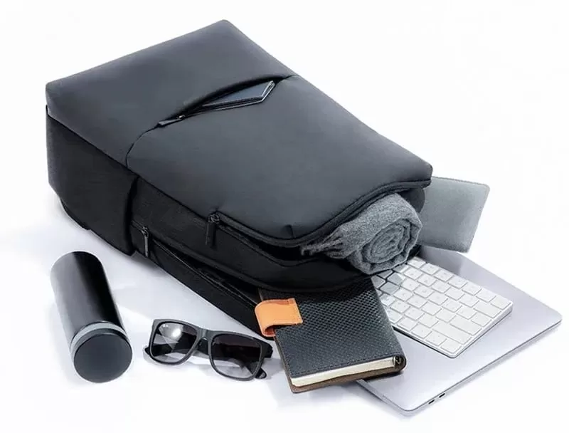 Рюкзак с плотной спинкой и регулируемыми лямками для повседневной носки