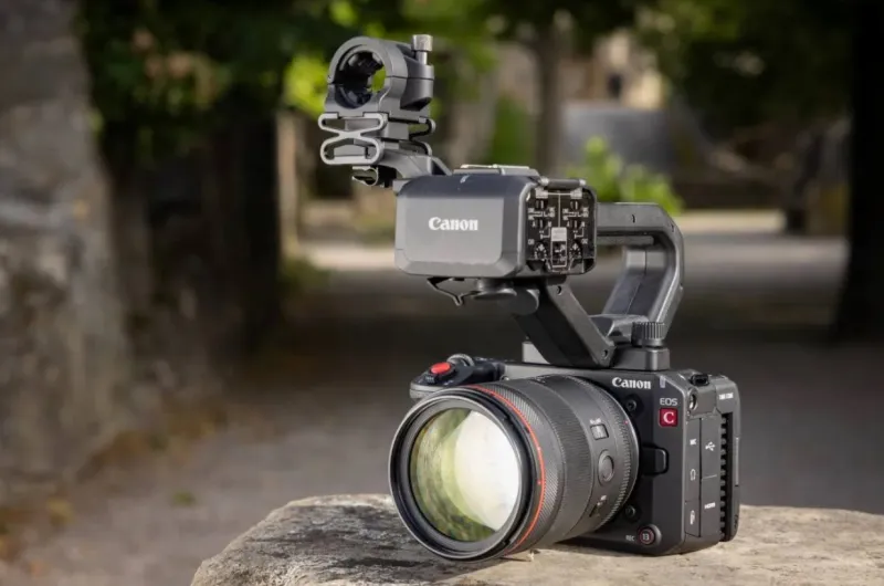 Canon EOS C50: компактная кинокамера с записью 7K Open Gate для профессионалов — прямой конкурент Sony FX3