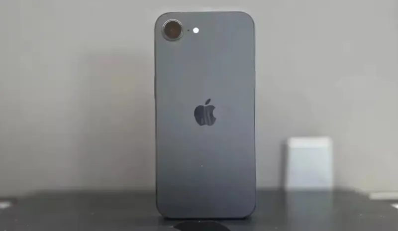 iPhone 17e: Apple готовит бюджетную модель с Dynamic Island