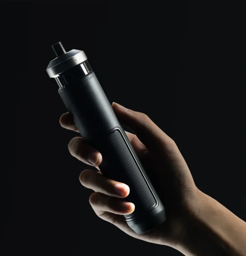 Hoto PixelDrive — интеллектуальная электрическая отвёртка с матричным дисплеем и набором из 30 бит