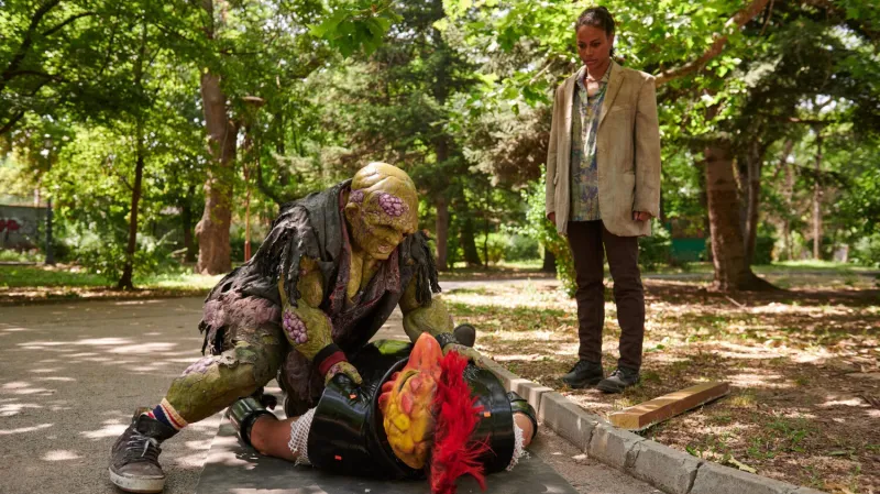 Кадр из фильма «Токсичный мститель»