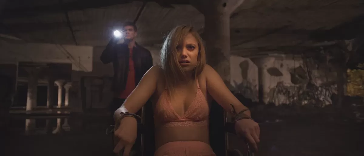 «Оно приходит за тобой» (It Follows, 2014)