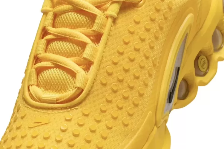 Кроссовки LEGO x Nike Air Max Dn в цвете Tour Yellow