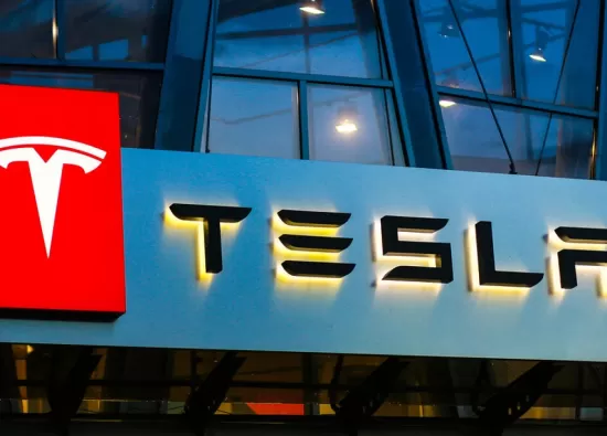 Компания Tesla повышает цены в Европе