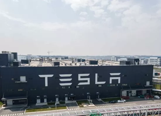 В Китае снижается производство Tesla
