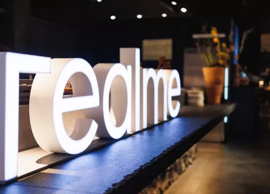 Realme тестирует технологию быстрой зарядки мощностью 300 Вт