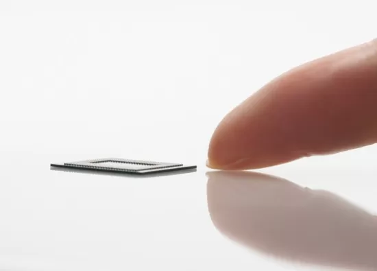 Samsung представила самый тонкий чип LPDDR DRAM для смартфонов с поддержкой искусственного интеллекта