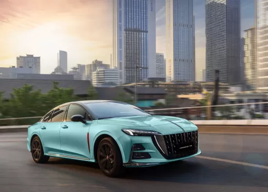 Новый премиальный лифтбек Hongqi H6