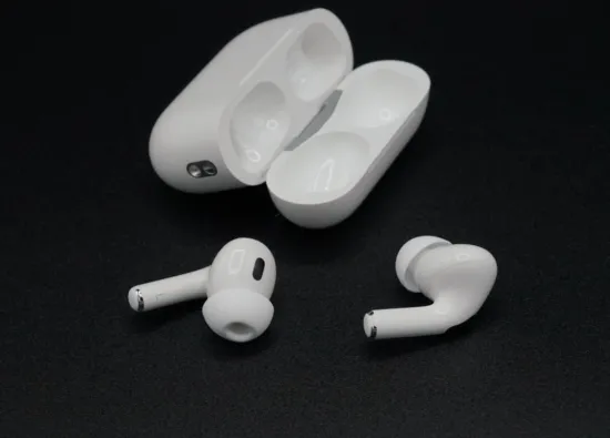 AirPods Pro 3, Pro 2 и AirPods 4 получают свежие обновления прошивки