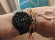 Google выпустила новое обновление для первого поколения Pixel Watch — оно исправляет критическую проблему с экстренными вызовами