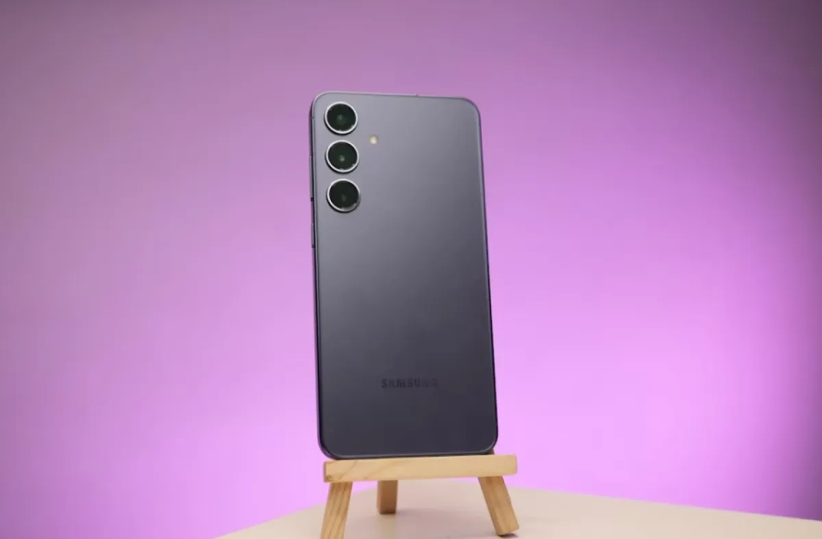 One UI 8.5 для Galaxy S24: Samsung расширяет тестирование, а One UI 9.0 уже на горизонте