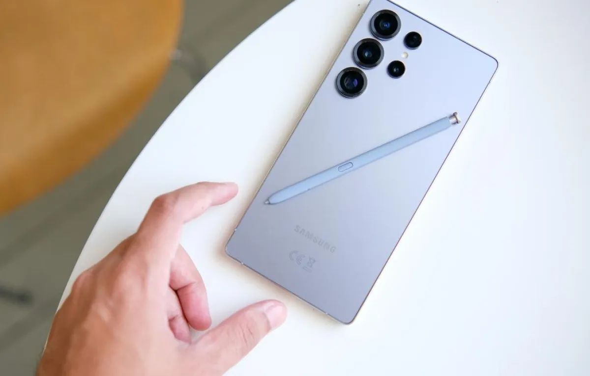 Обзор Samsung Galaxy S26 Ultra в реальном использовании: как работает флагман на One UI 8.5, производительность и спорные решения